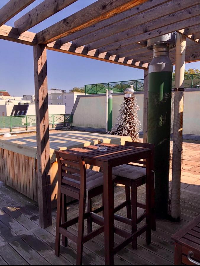 Romantic studio with jacuzzi Praga Zewnętrze zdjęcie
