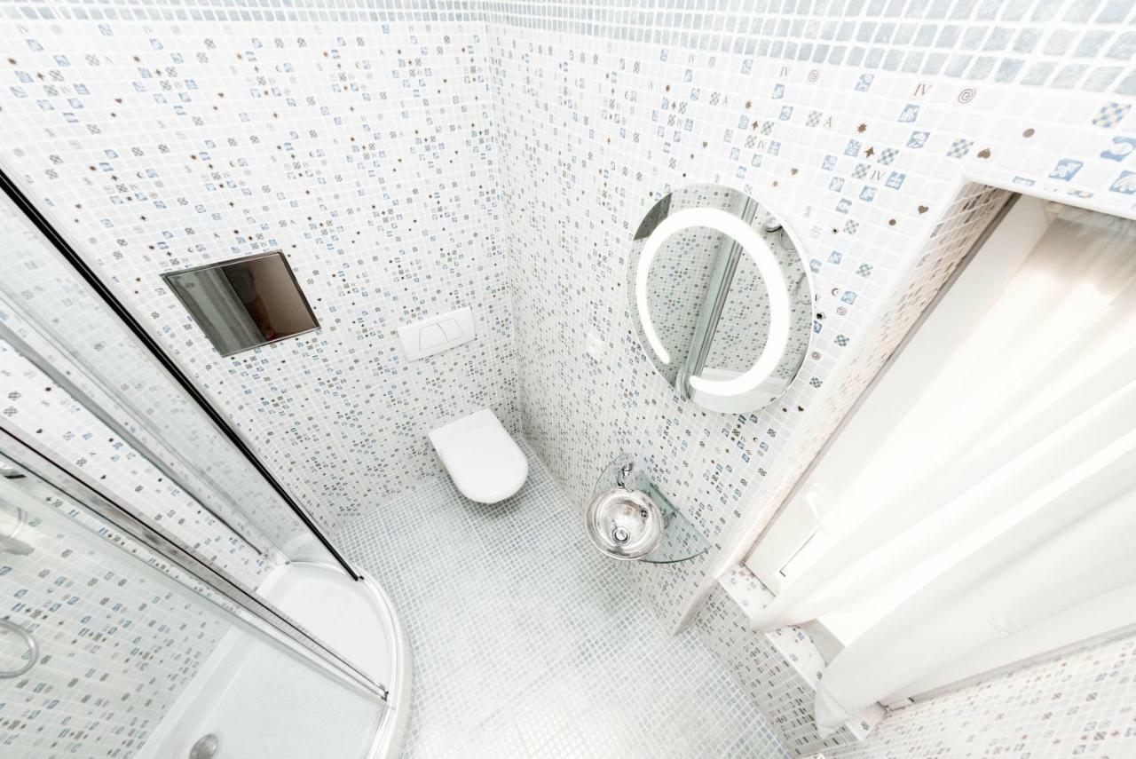Romantic studio with jacuzzi Praga Zewnętrze zdjęcie