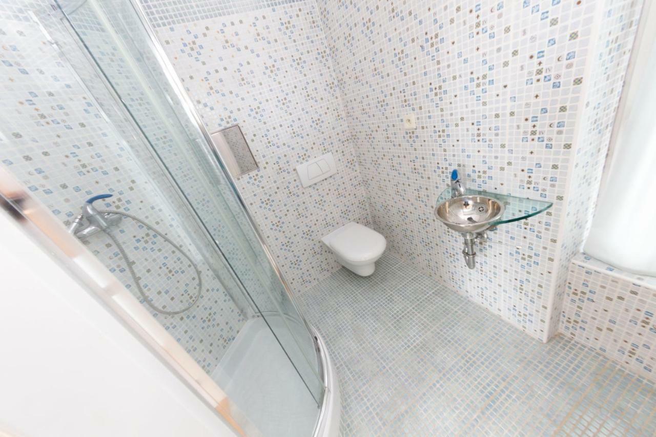 Romantic studio with jacuzzi Praga Zewnętrze zdjęcie